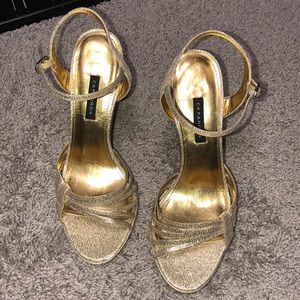 Caparros Gold evening shoe, Kerry